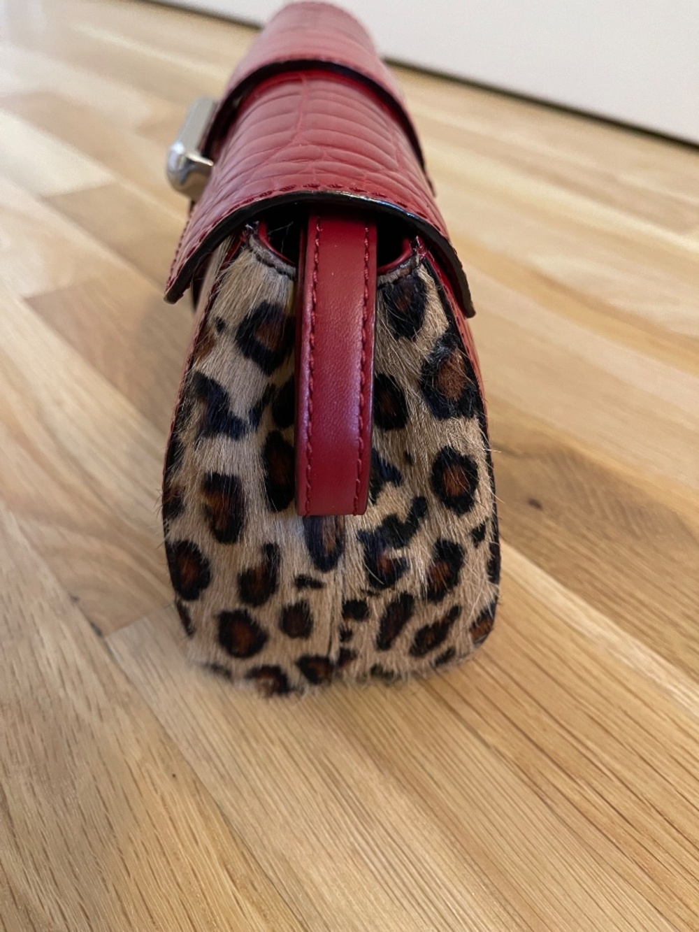 Adrienne Vittadini Deep Red & Animal Print Clutch / Wristlet Bag, Never Used - Picture 4 of 16
